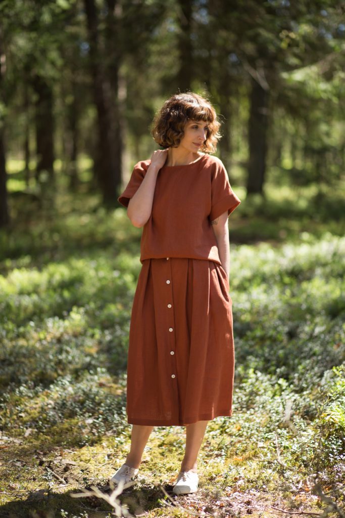 Full pleated linen skirt - Image 1