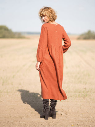 Maxi linen dress in a redwood color