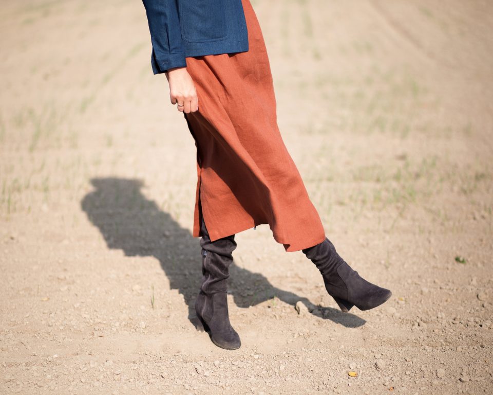 Maxi linen dress in a redwood color - Image 5