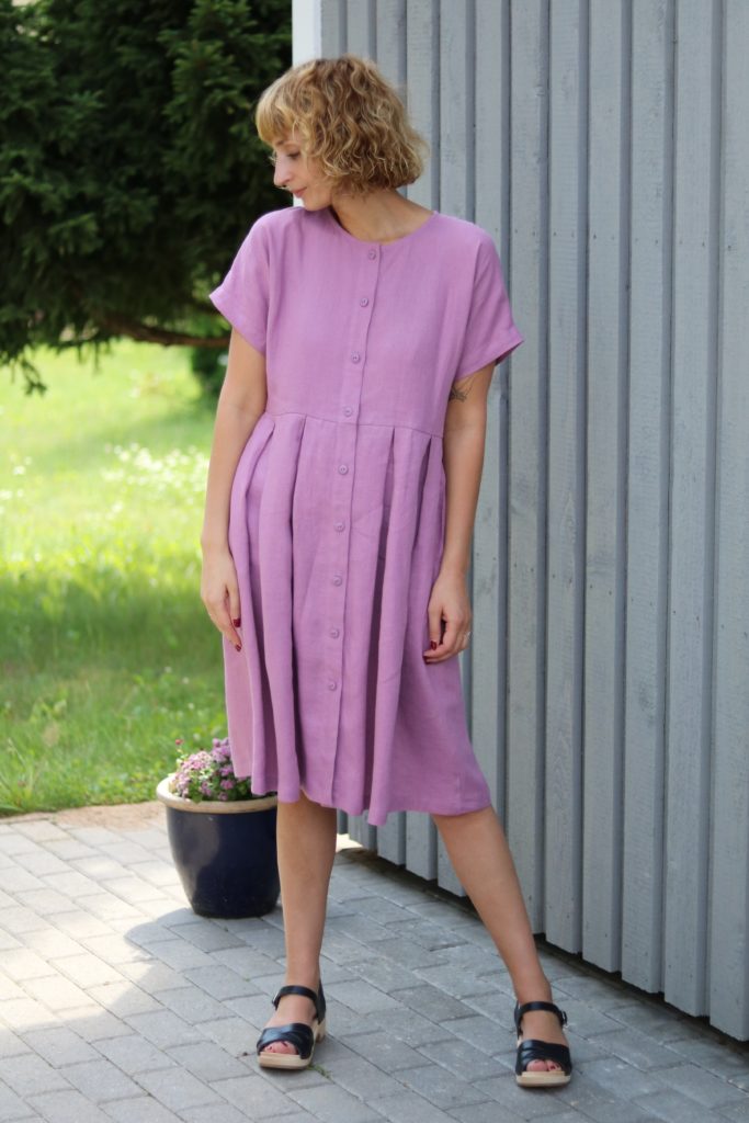 Linen pleated skirt dress with button closure