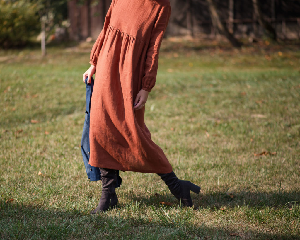 Maxi linen dress in a redwood color - Image 4