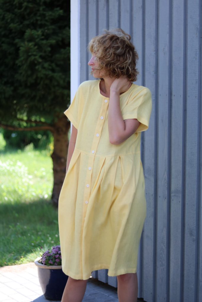 Linen pleated skirt dress with button closure