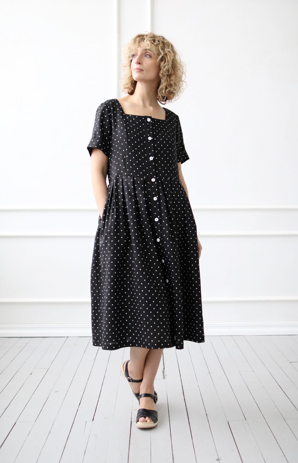 Linen dress in black polka dot | Dress | Sustainable clothing | OffOn clothing