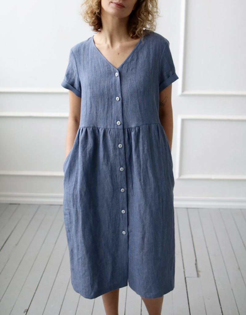 Linen dress with button closure - Image 1