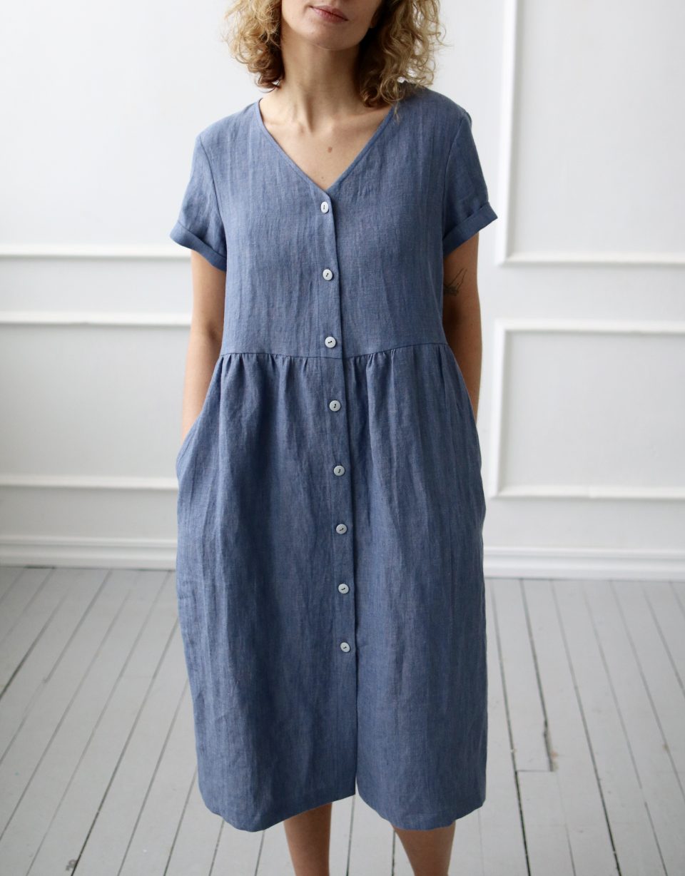 Linen dress with button closure - Image 1