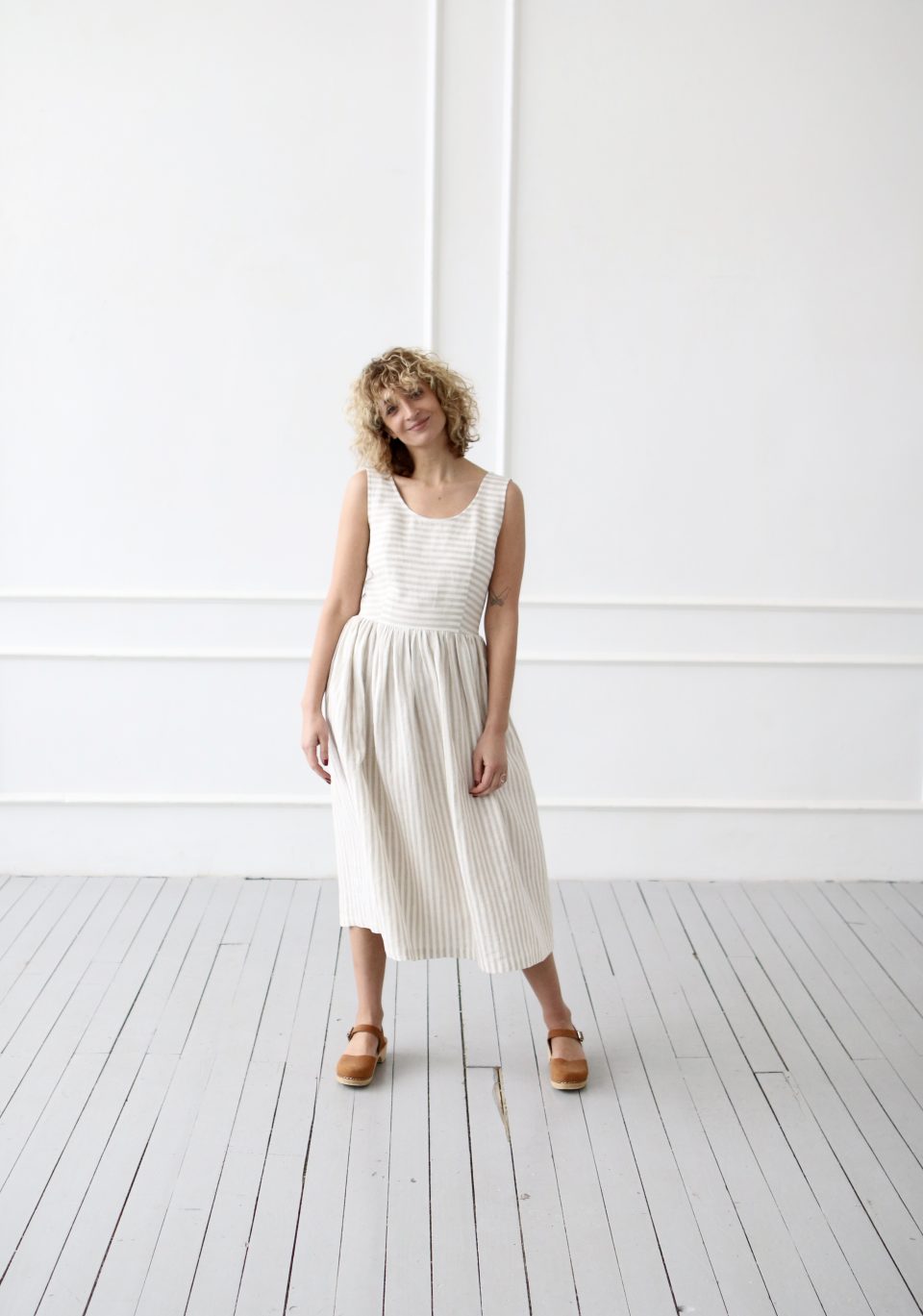 Sleeveless striped linen dress - Image 1