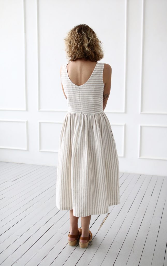 Sleeveless striped linen dress - Image 3