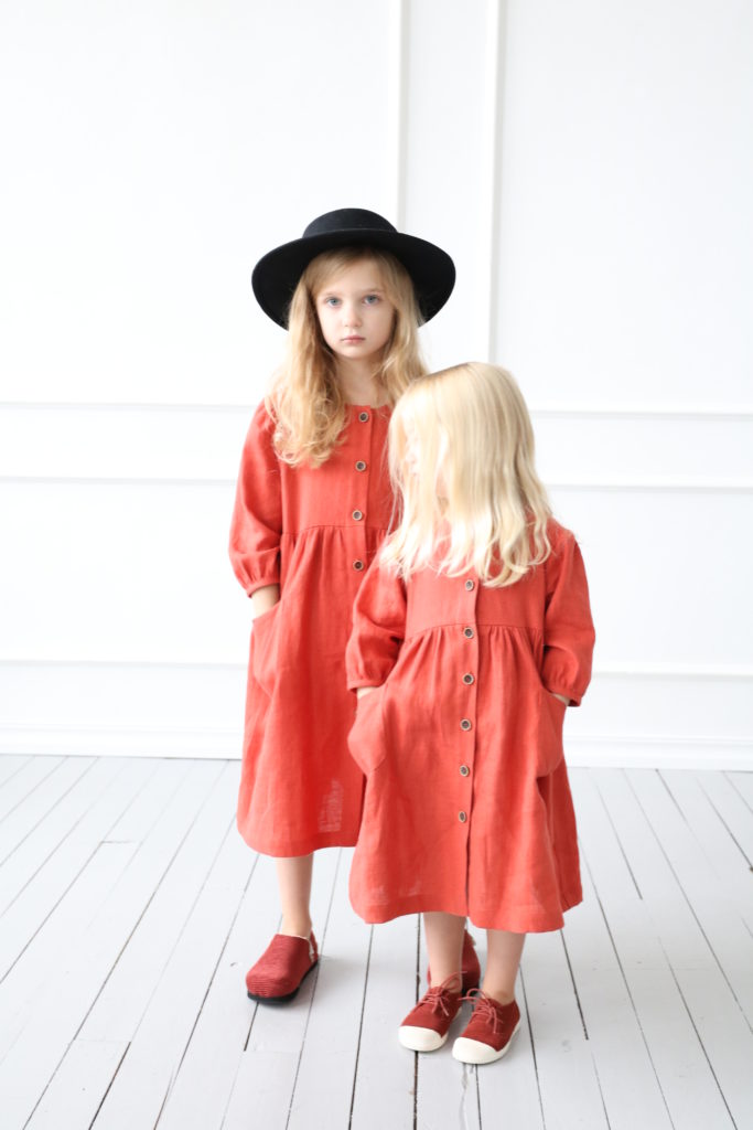 Linen patch pockets matching dresses set - Image 1