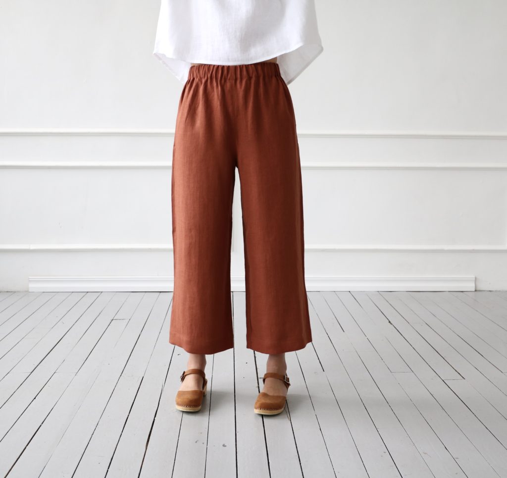 Wide leg linen culottes in redwood