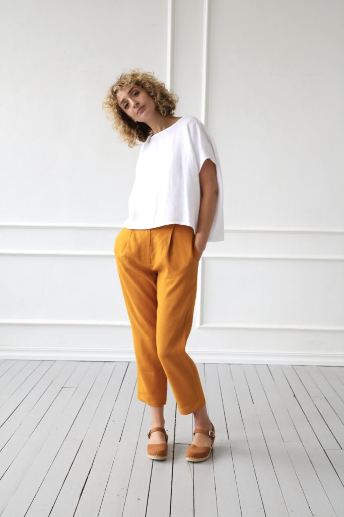 Classic cropped linen pants