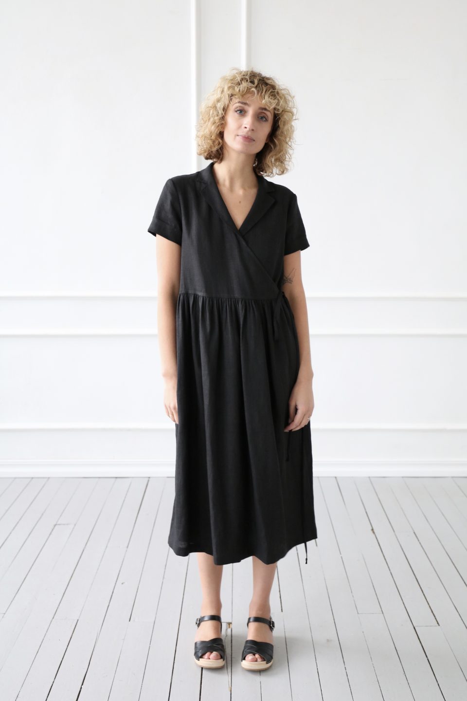 Loose fit linen wrap dress - Image 2