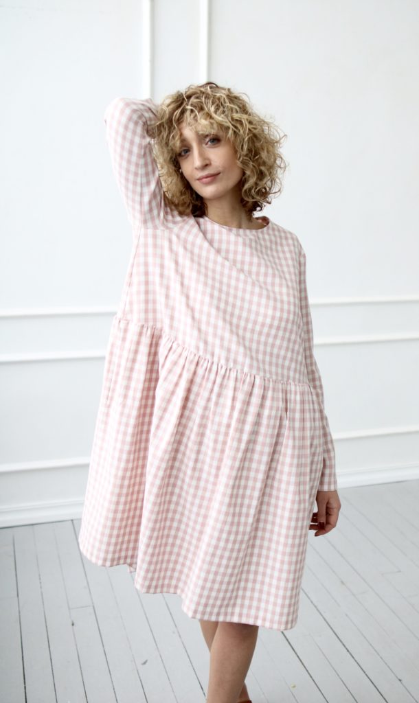 Smock dress in dusty rose checks | Dress | Sustainable clothing | OffOn clothing
