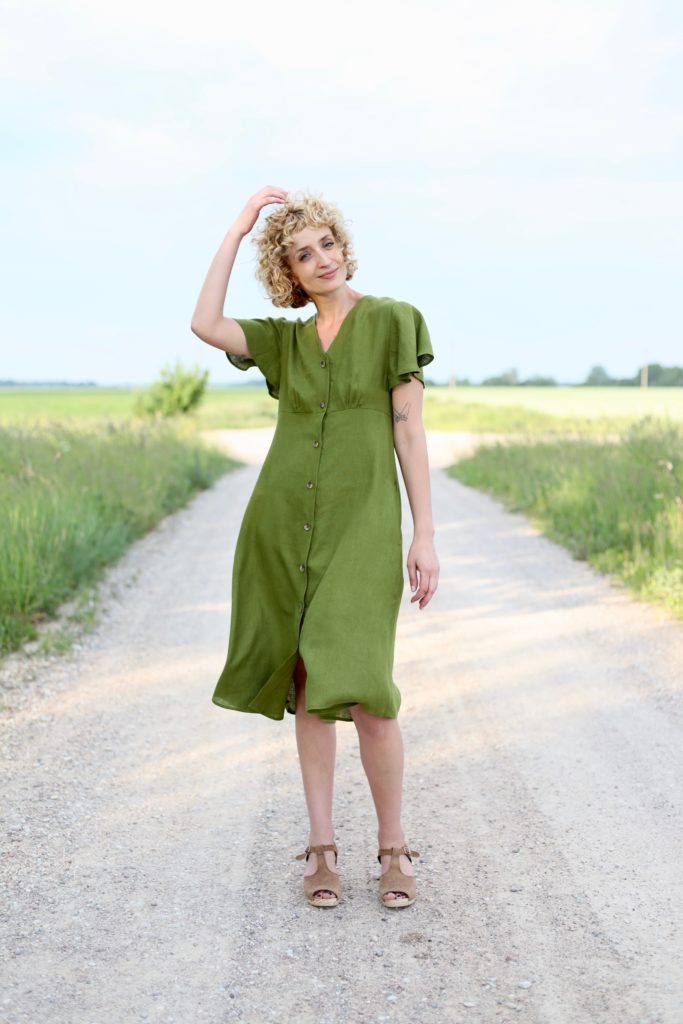 Linen dress with frill sleeves in moss green color - Image 2
