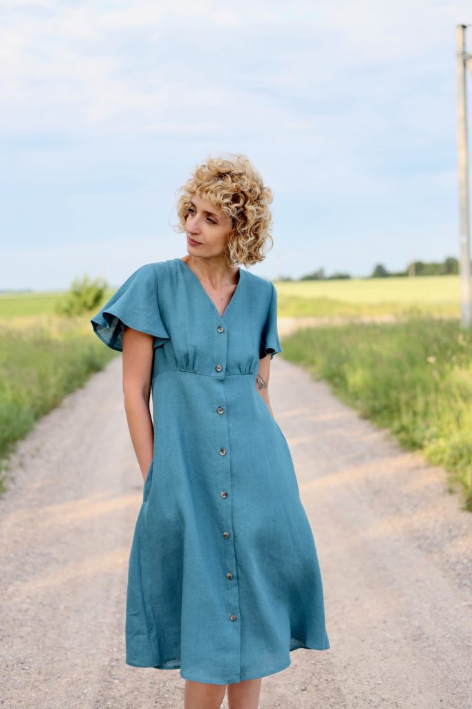 Linen dress with frill sleeves - Image 1