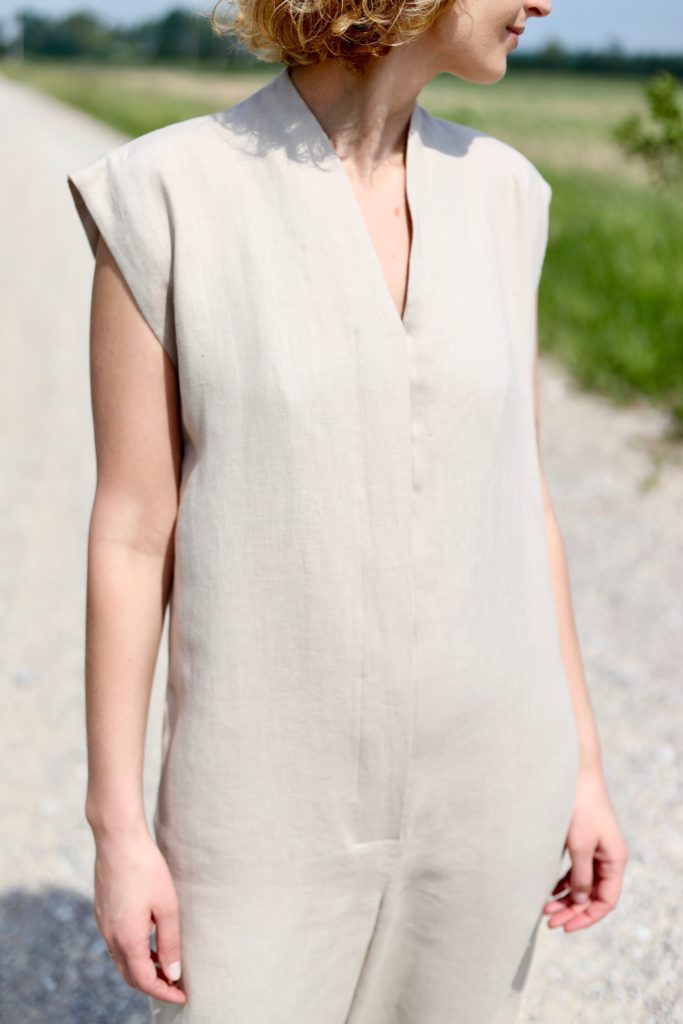 Linen sleeveless cropped jumpsuit - Image 2