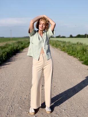 Revere collar linen shirt in sage green