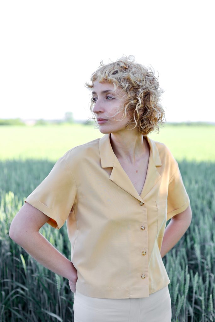 Revere collar cropped shirt