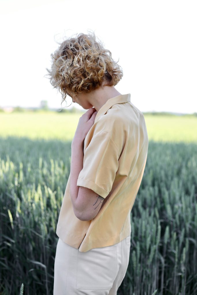 Revere collar cropped shirt - Image 2