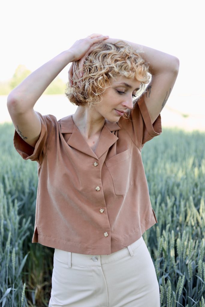 Revere collar cropped shirt - Image 4