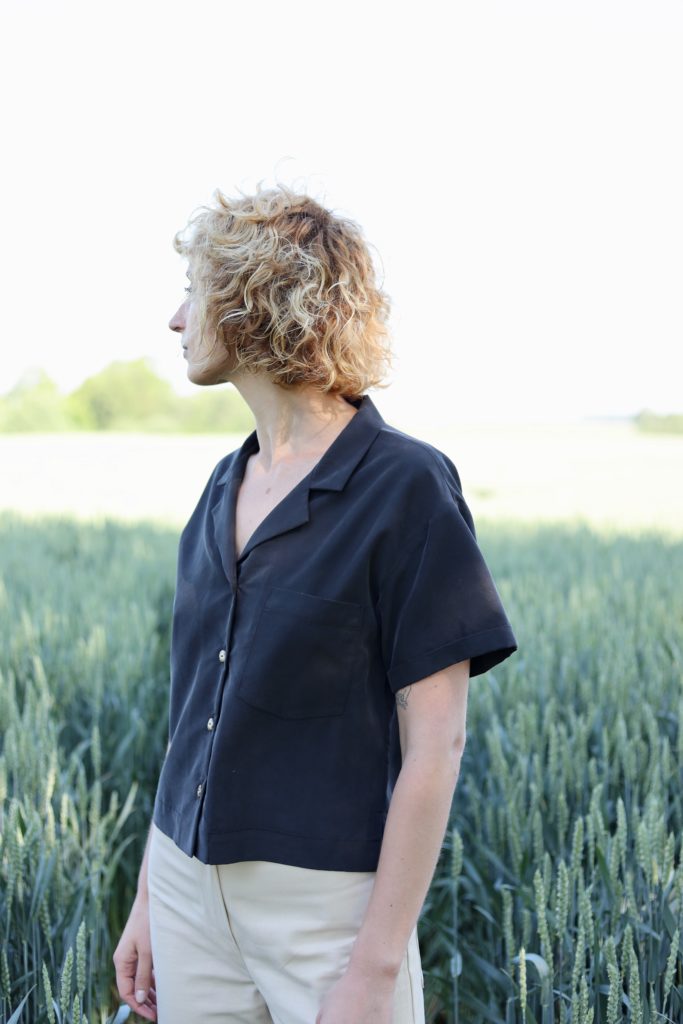 Revere collar cropped shirt - Image 5