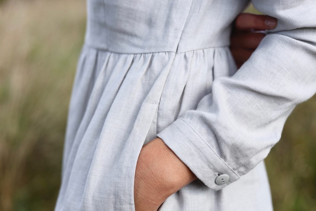 Grey fitted long sleeve linen dress - Image 3