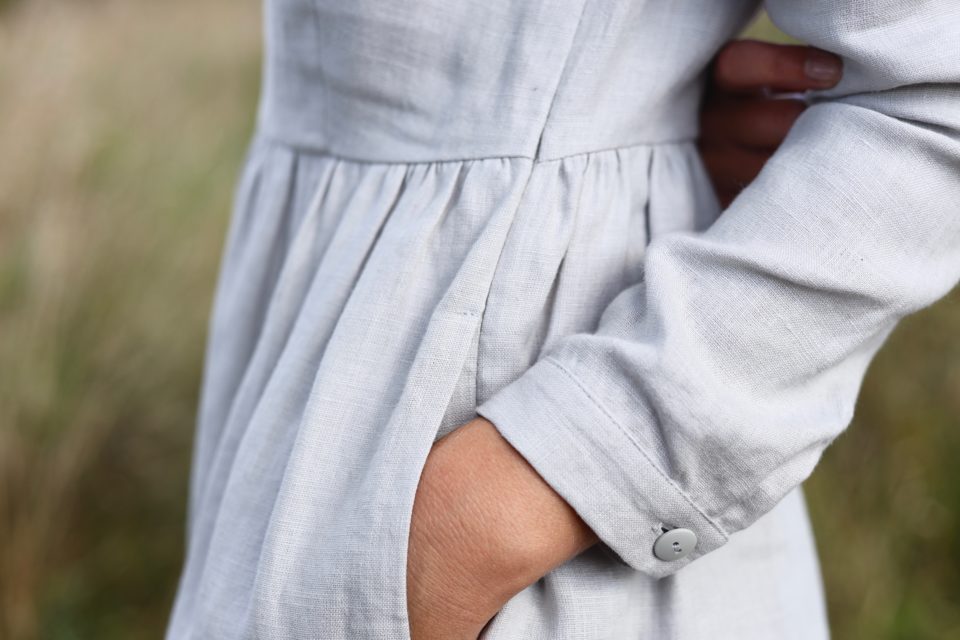 Grey fitted long sleeve linen dress - Image 3