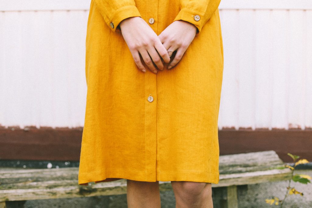 Linen loose fitting shirt dress - Image 4