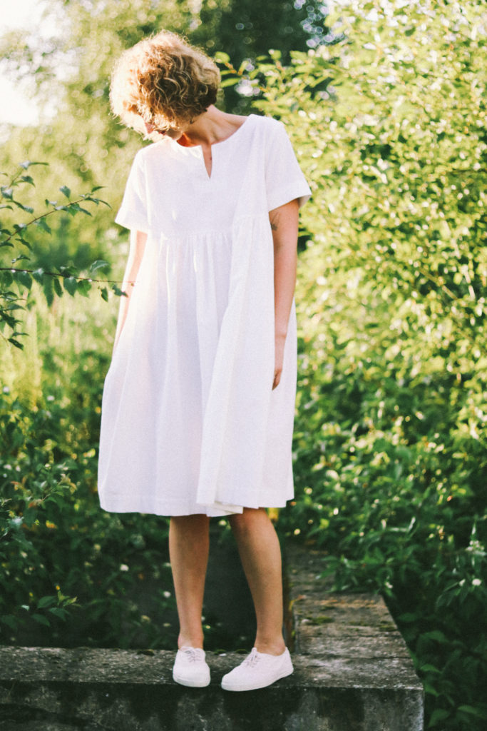 White cotton sundress with short folded sleeves - Image 2