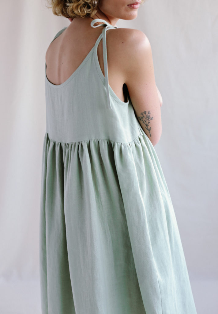 Loose linen dress in sage green color - Image 2