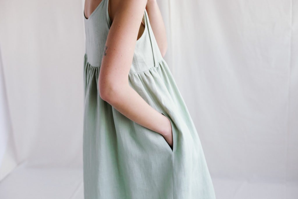 Loose linen dress in sage green color - Image 3
