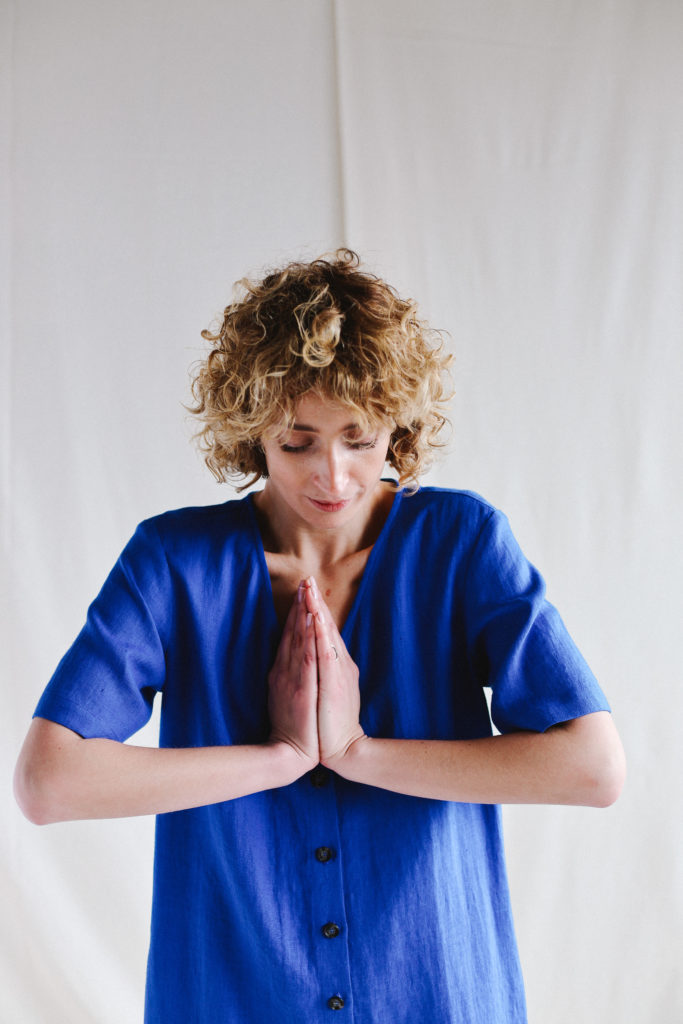 Loose linen V-neck jumpsuit - Image 1