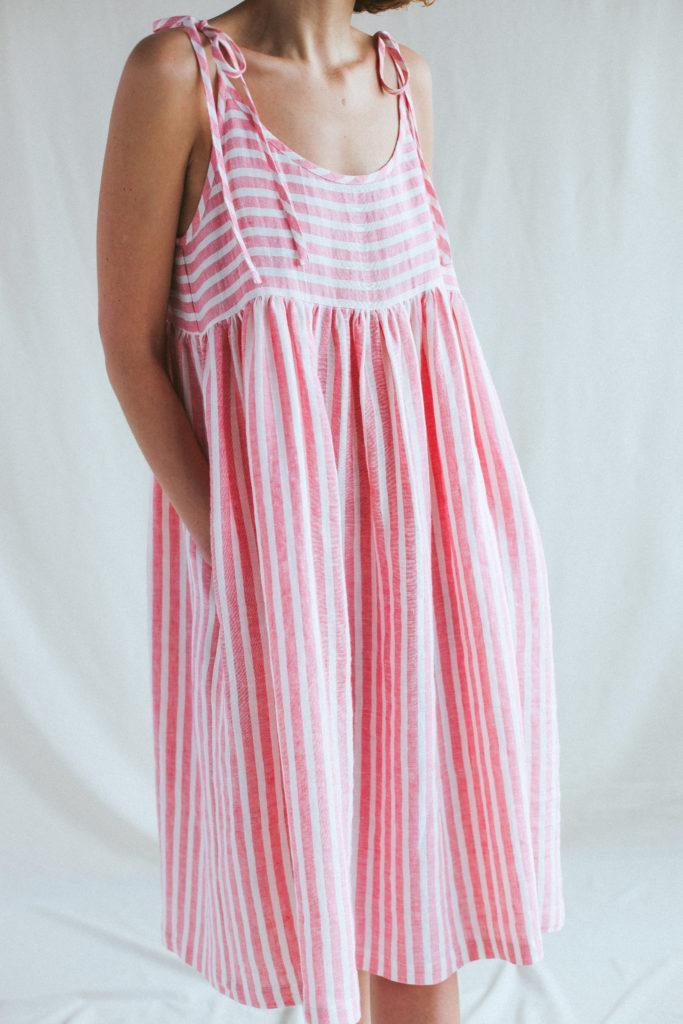 Oversized ruffled linen dress - Image 1