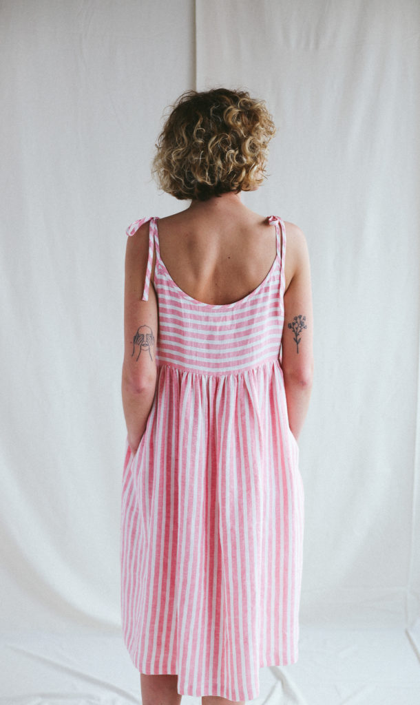 Oversized ruffled linen dress - Image 2