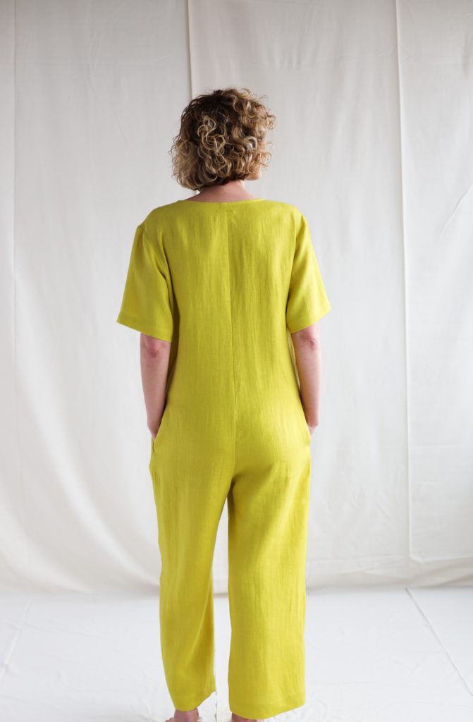 Loose fit linen V-neck jumpsuit - Image 3