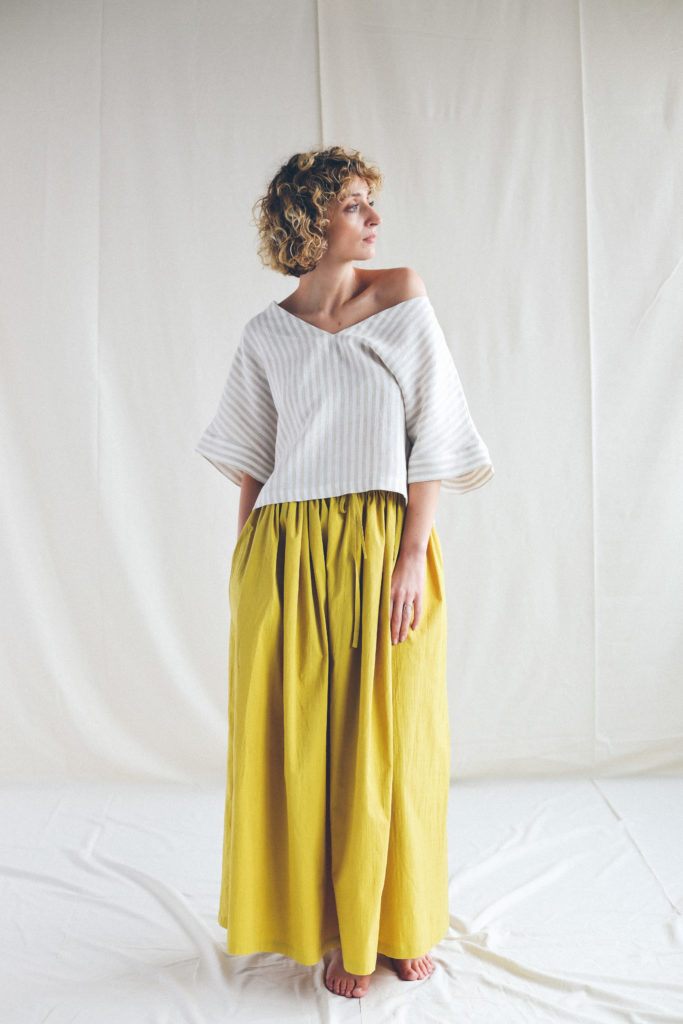 Oversized V neck linen blouse - Image 1
