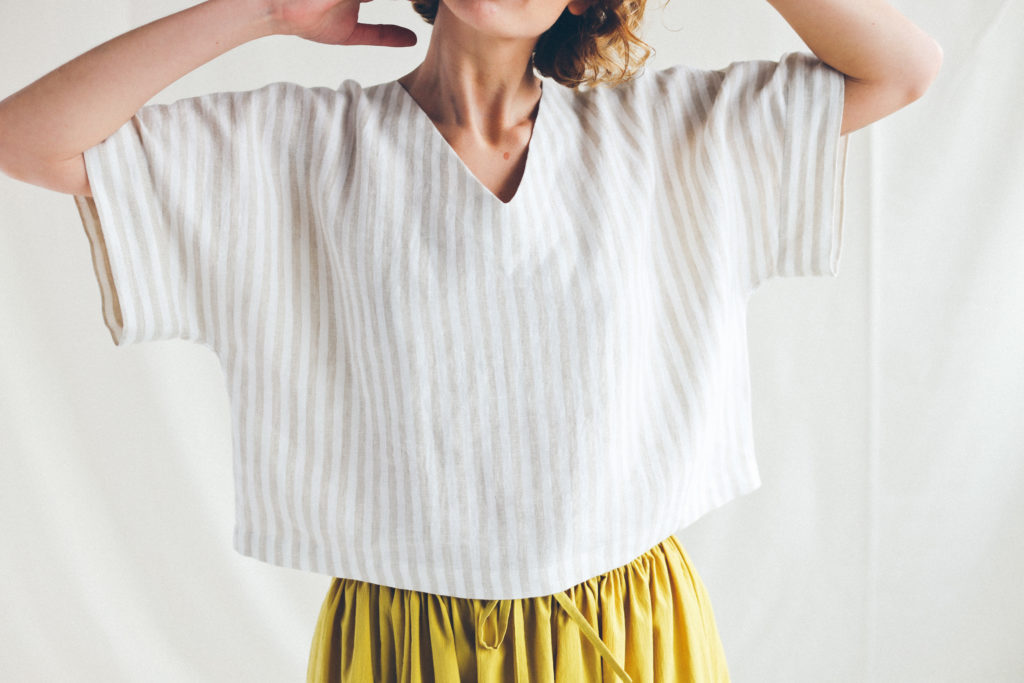 Oversized V neck linen blouse - Image 6