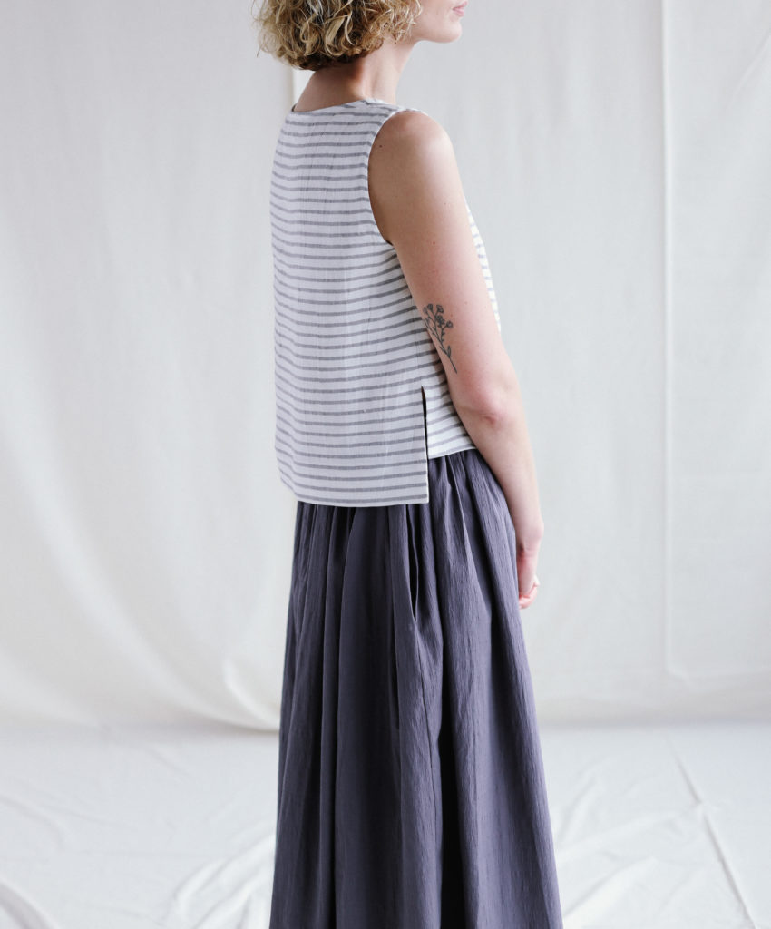 Linen sleeveless cropped hem top - Image 1