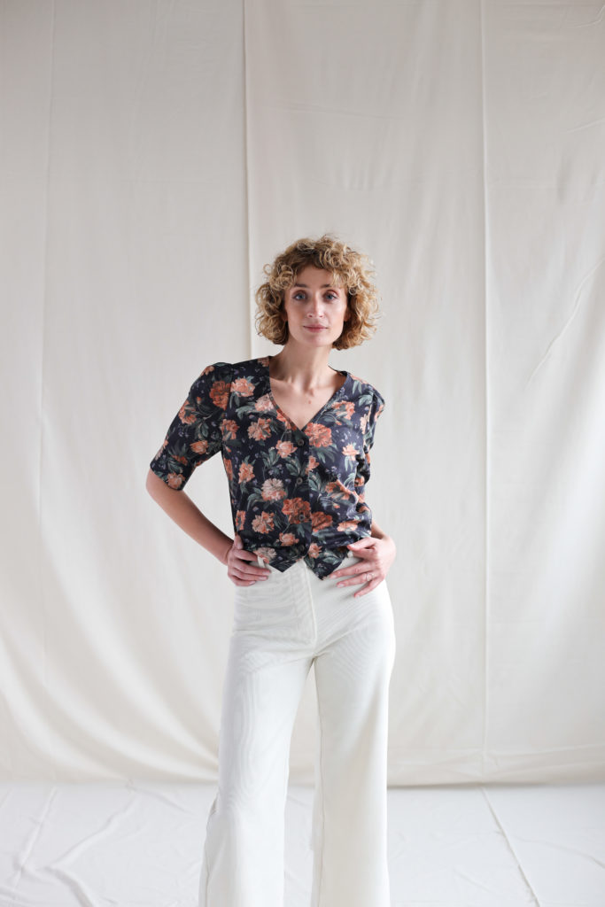 Floral V-neck cotton blouse - Image 4