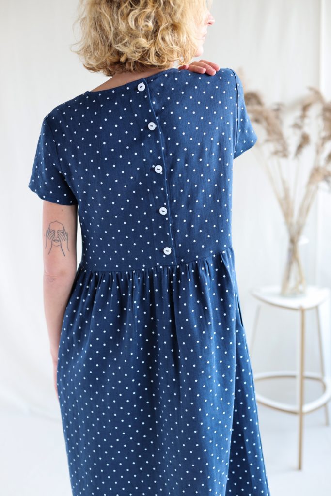 Loose MIDI linen dress in Polka Dot - Image 3