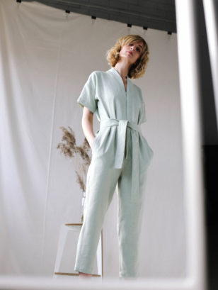 Short sleeved linen jumpsuit with a tie-belt | Short sleeved linen jumpsuit with a tie-belt | Sustainable clothing | OffOn clothing