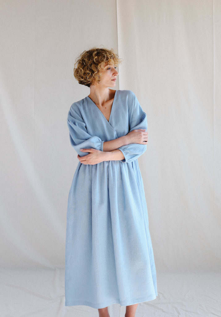 Linen V-neck puffy sleeve dress | Dress | Sustainable clothing | OffOn clothing
