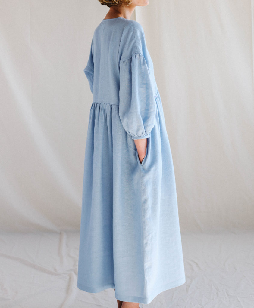 Linen V-neck puffy sleeve dress - Image 3