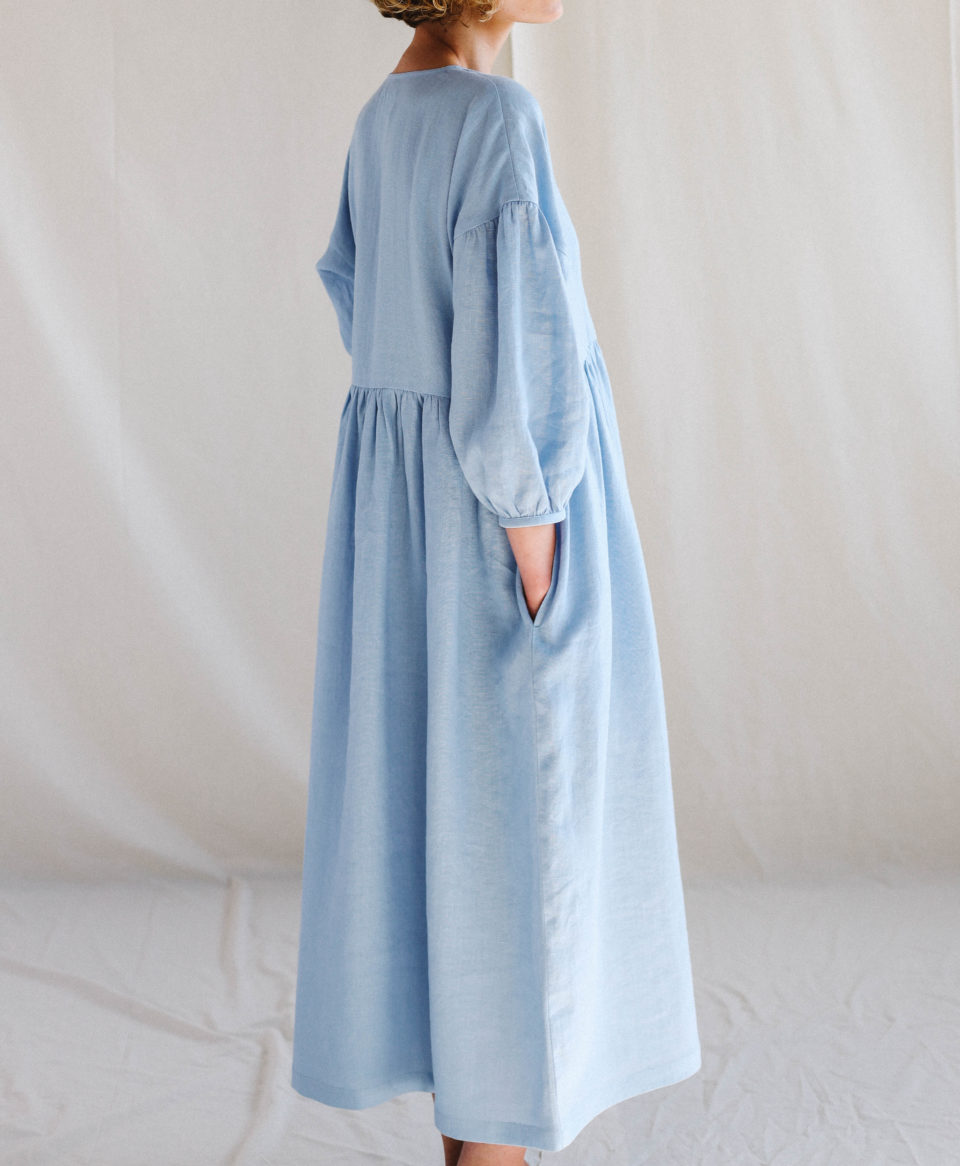 Linen V-neck puffy sleeve dress - Image 3