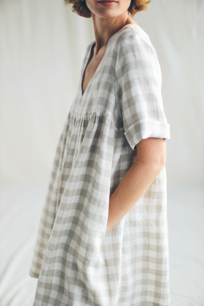 Checkered linen smock mini dress CECILE - Image 5