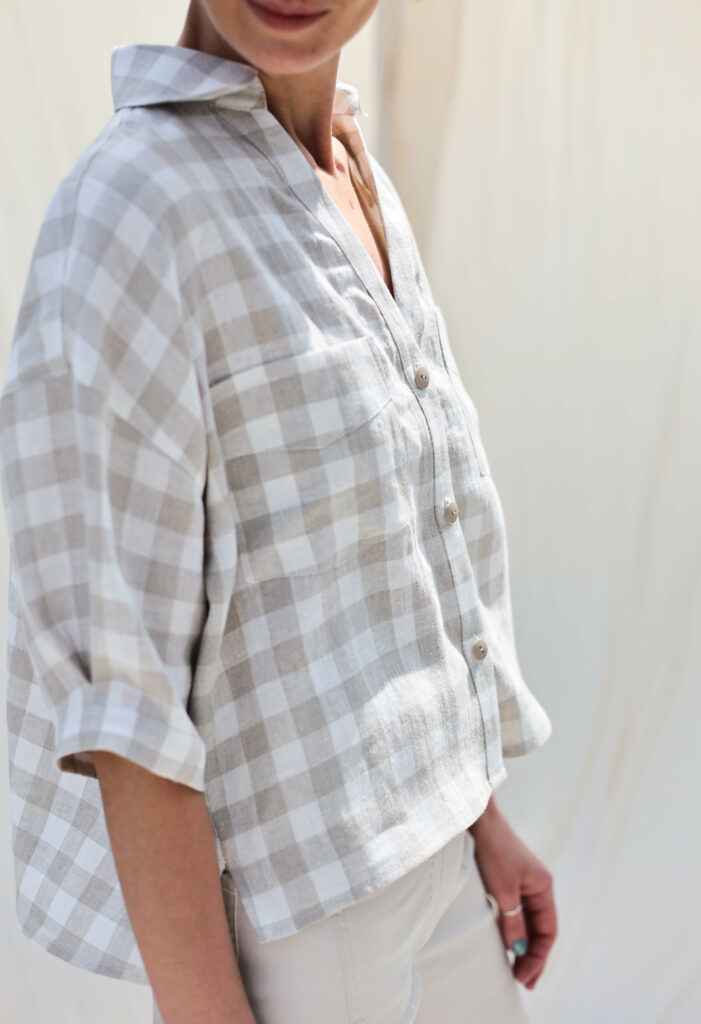 Linen V-neck loose fit shirt Polly - Image 3