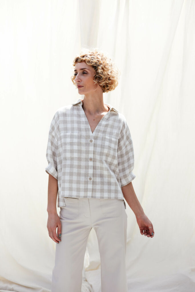 Linen V-neck loose fit shirt Polly