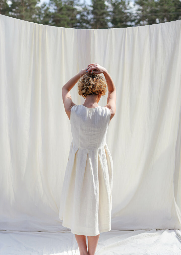 Sleeveless pleated skirt linen dress JUNE - Image 3