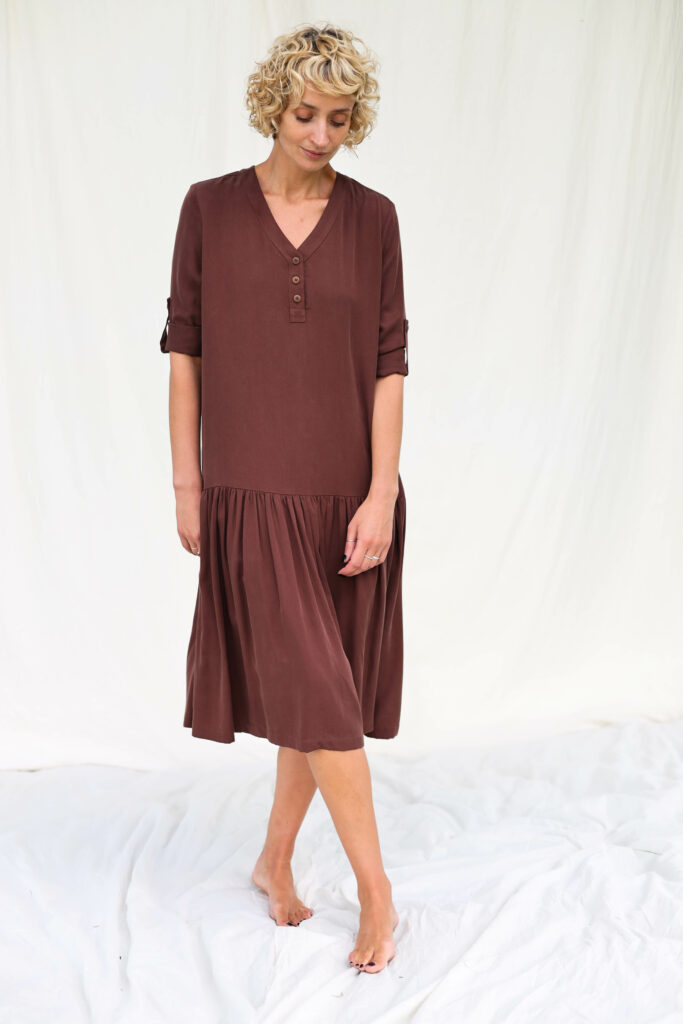 Loose V-neckline drop waist dress MYLENE - Image 6