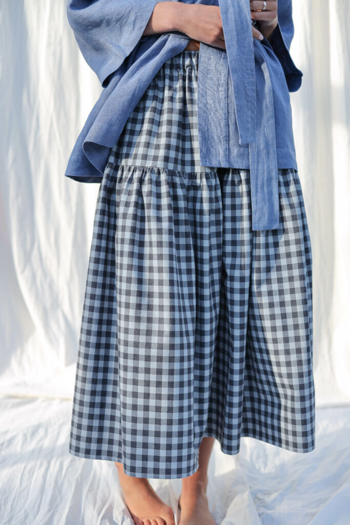 Checkered organic cotton tiered skirt with elasticated waist - Image 5