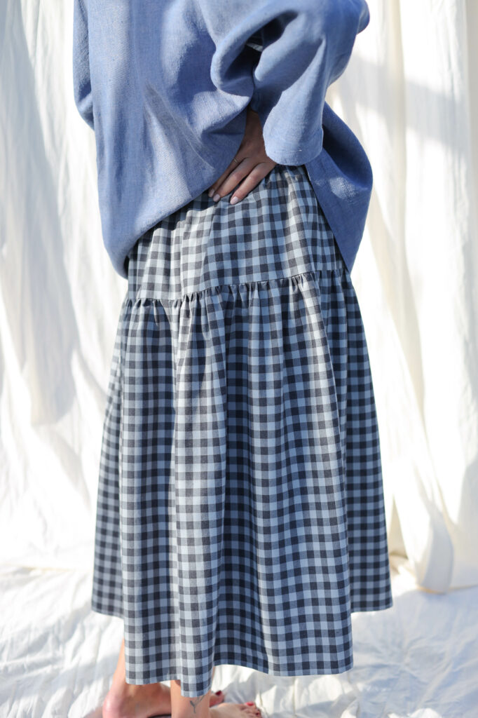 Checkered organic cotton tiered skirt with elasticated waist - Image 3